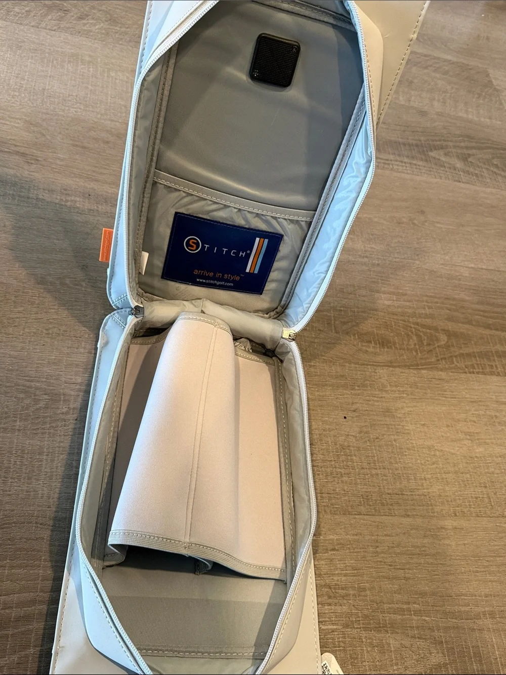 STITCH Golf Wine Tote - Gray - NWT (New With Tags)